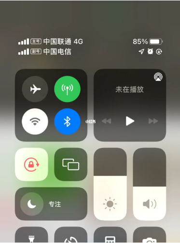 青山苹果手机维修分享iPhone双卡信号解决办法 